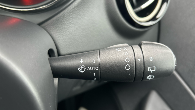 Renault Captur 0.9 TCE 90 Play 5dr Petrol Hatchback